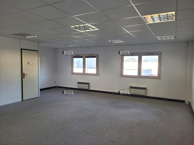 Flex in Massy for lease - Interior Photo - Image 3 of 3