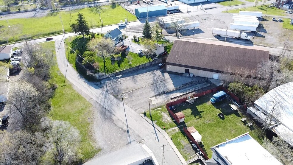 165 E Circular St, Lima, OH à louer - Photo du bâtiment - Image 3 de 5