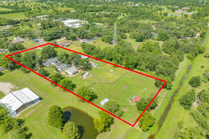 2230 Nancy St, Alvin, TX for sale - Building Photo - Image 3 of 54