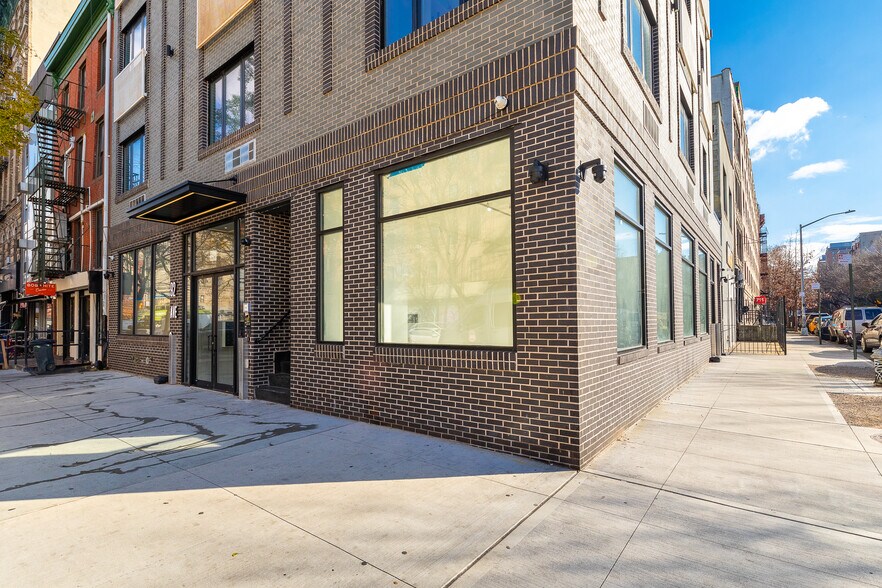 92 Avenue C, New York, NY à louer - Photo du bâtiment - Image 2 de 15