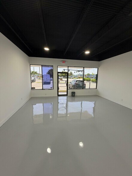 5100-5130 State Road 7, Fort Lauderdale, FL à louer - Photo du bâtiment - Image 3 de 15