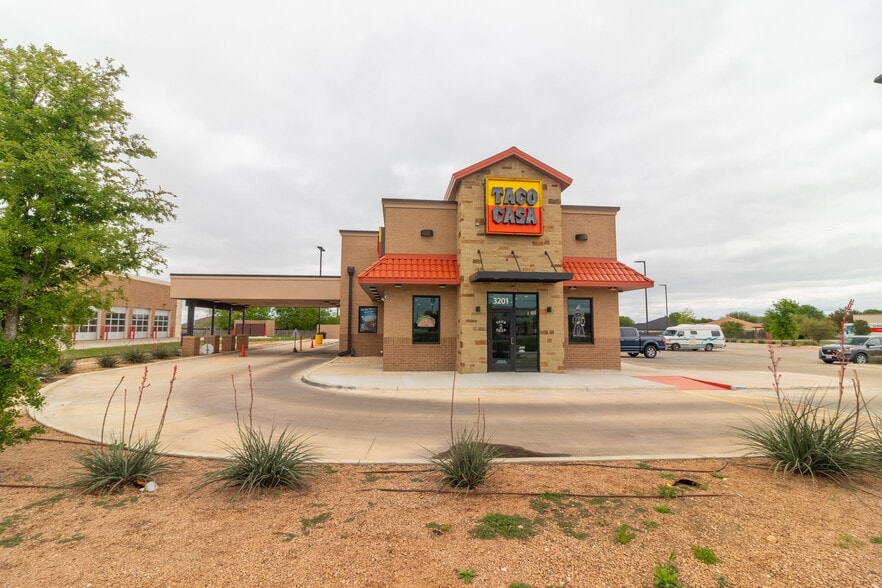 3201 W Stan Schlueter Loop, Killeen, TX for sale - Building Photo - Image 1 of 20