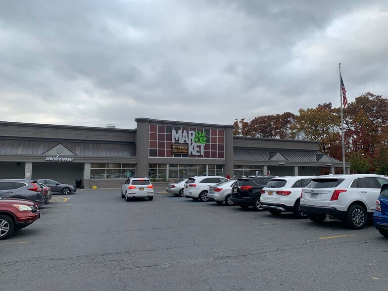 117-185 Ballston Ave, Saratoga Springs, NY à louer - Photo du bâtiment - Image 2 de 4