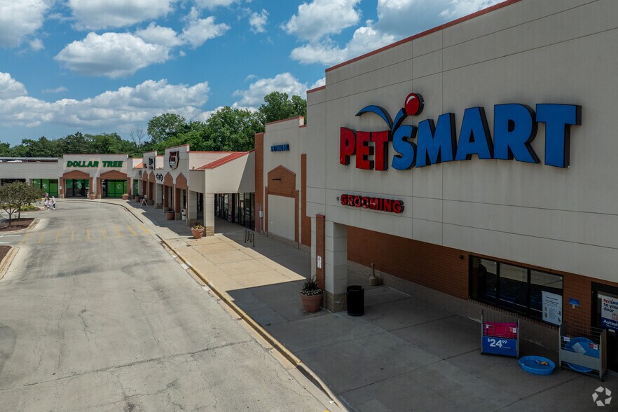 2189 75th St, Darien, IL à louer - Photo du bâtiment - Image 2 de 10