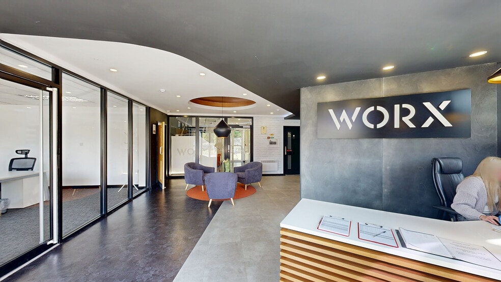 170 Elland Rd, Leeds for lease - Matterport 3D Scan - Image 2 of 23