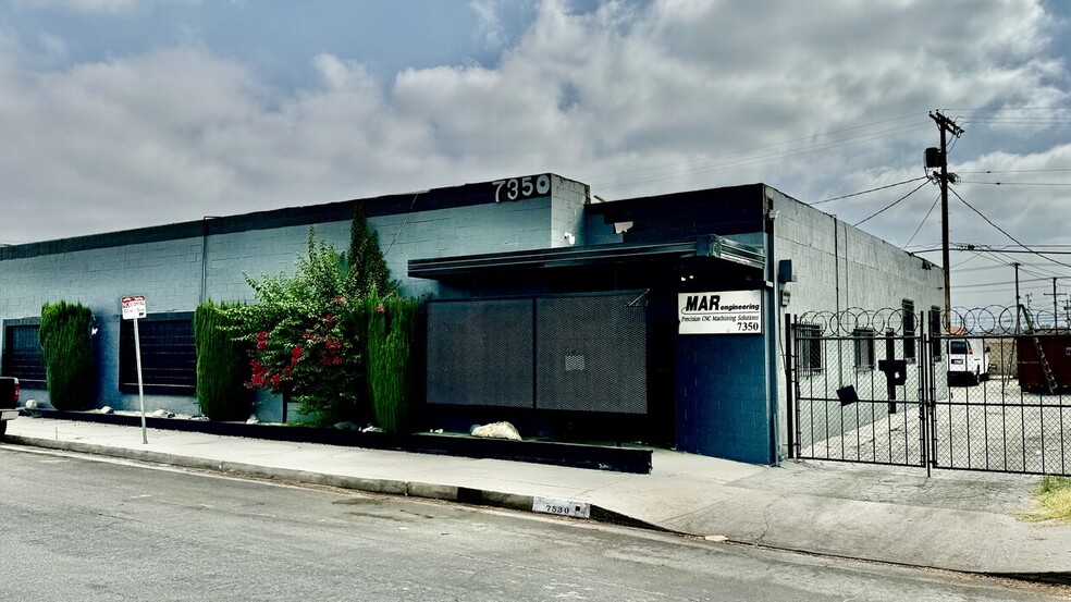 7350 Greenbush Ave, North Hollywood, CA for sale - Primary Photo - Image 1 of 2