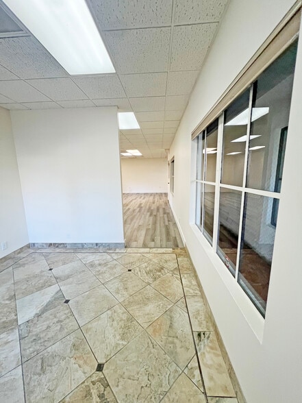 418 Chapala St, Santa Barbara, CA for lease - Interior Photo - Image 2 of 14