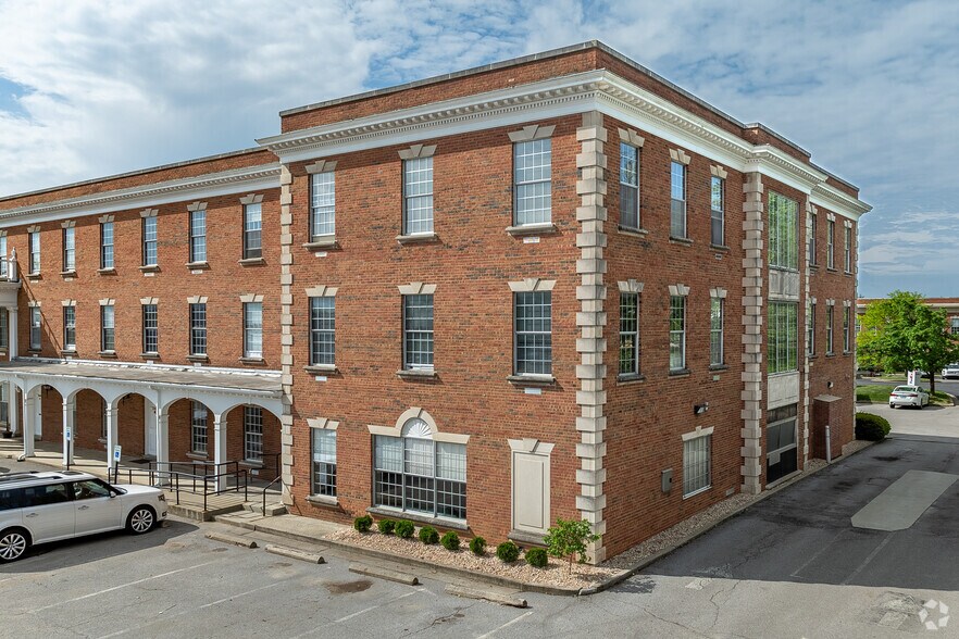 1500 Leestown Rd, Lexington, KY à louer - Photo du bâtiment - Image 3 de 19