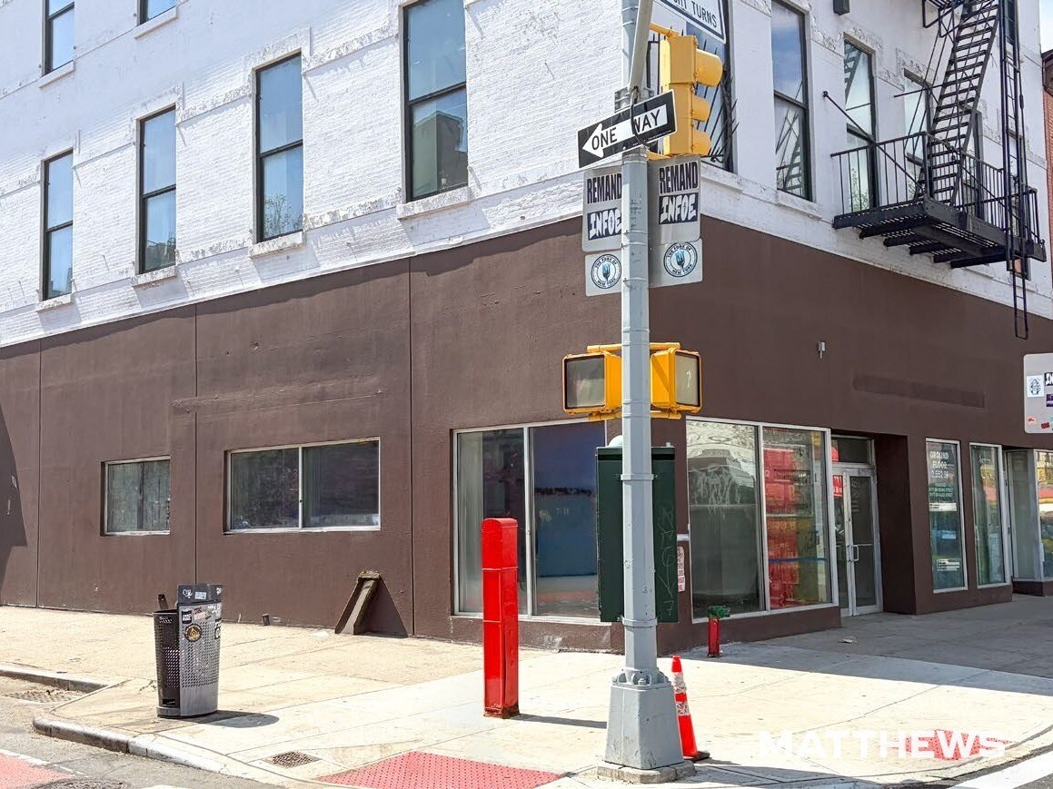 305-307 Grand St, New York, NY à louer Photo du bâtiment- Image 1 de 4