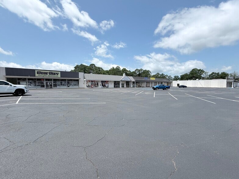 1509-1583 Montgomery Hwy, Dothan, AL à louer - Photo du bâtiment - Image 1 de 7