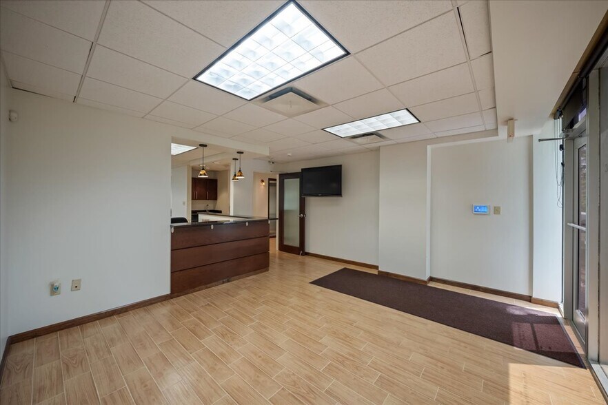 600 E 8th St, Kansas City, MO à louer - Photo du bâtiment - Image 3 de 20