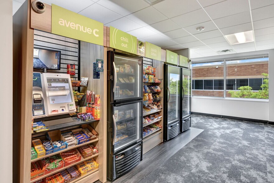 8401 Golden Valley Rd, Golden Valley, MN à louer - Photo du bâtiment - Image 3 de 12