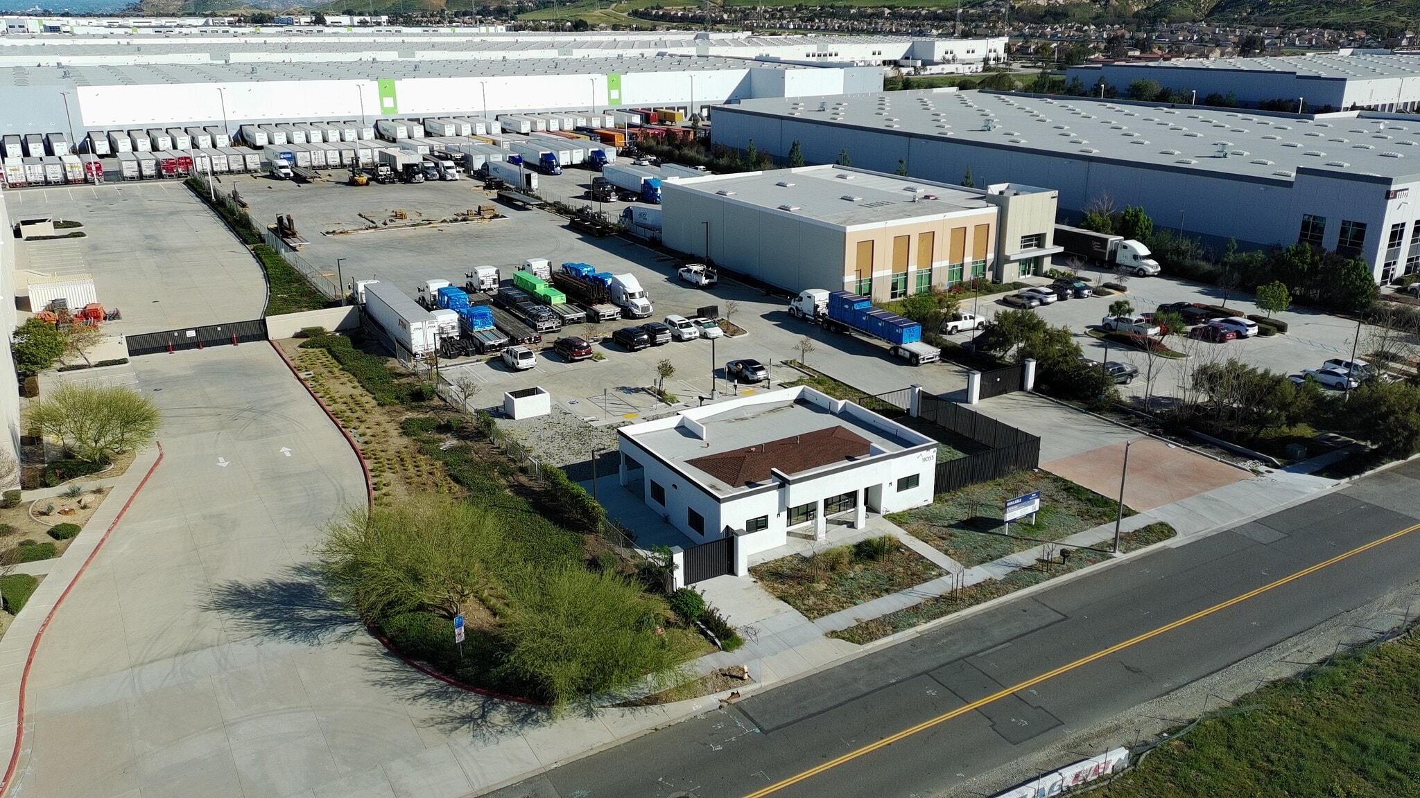 11053 Catawaba Ave, Fontana, CA for lease Primary Photo- Image 1 of 8