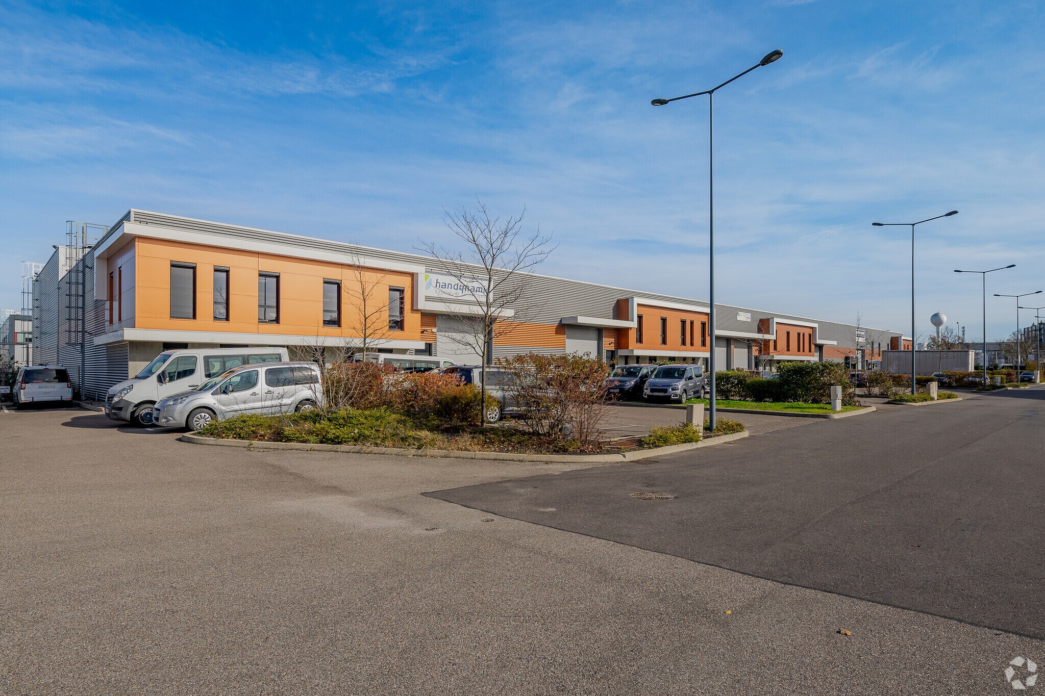 165 Avenue Henri Schneider, Meyzieu for lease Primary Photo- Image 1 of 4