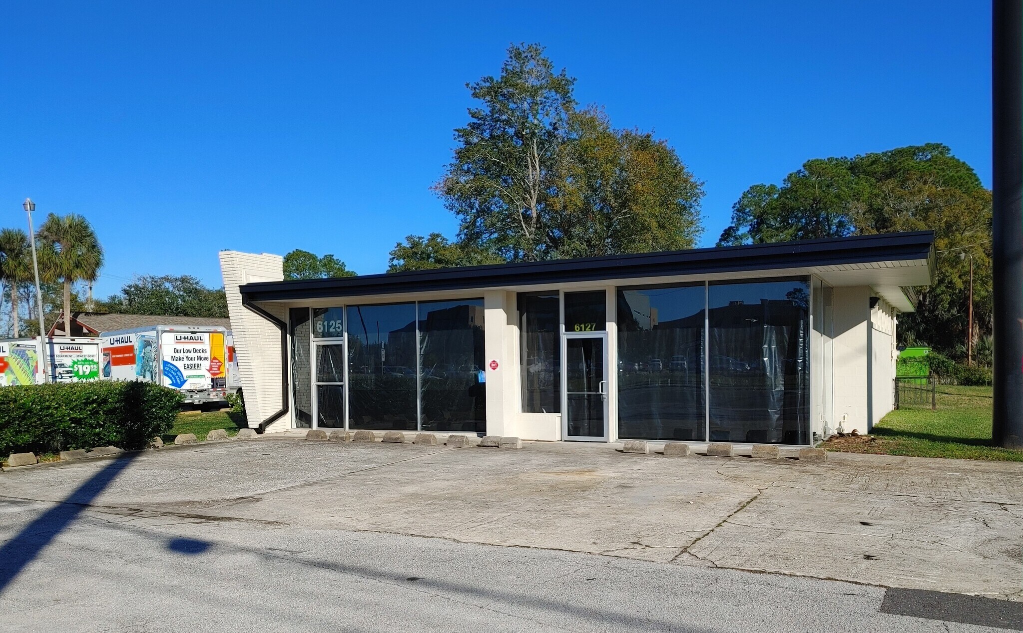 6125-6127 Beach Blvd, Jacksonville, FL for lease Building Photo- Image 1 of 18