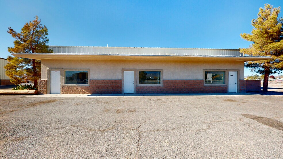 800 Margaret St, Pahrump, NV à louer - Photo du bâtiment - Image 1 de 16