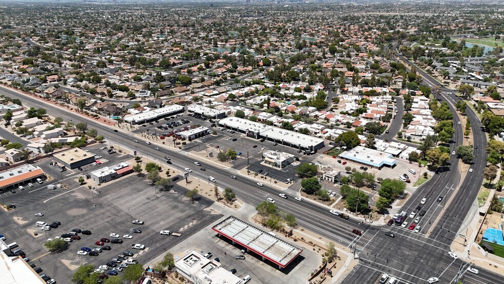 2050 W Guadalupe Rd, Mesa, AZ à louer - Photo du bâtiment - Image 3 de 8