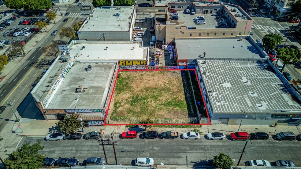 109 W 14th Pl, Los Angeles, CA à louer - Photo du bâtiment - Image 3 de 5