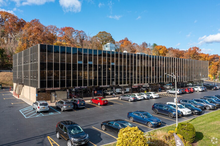 455 Central Park Ave, Scarsdale, NY à louer - Photo du bâtiment - Image 1 de 4