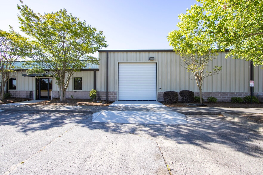 170 Pontiac Business Center Dr, Elgin, SC for lease - Building Photo - Image 3 of 9