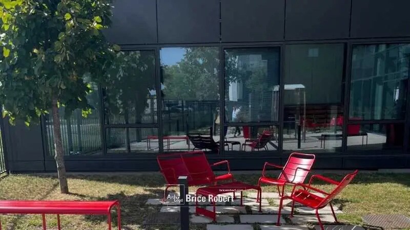 Flex dans Villeurbanne à louer - Photo du bâtiment - Image 3 de 18