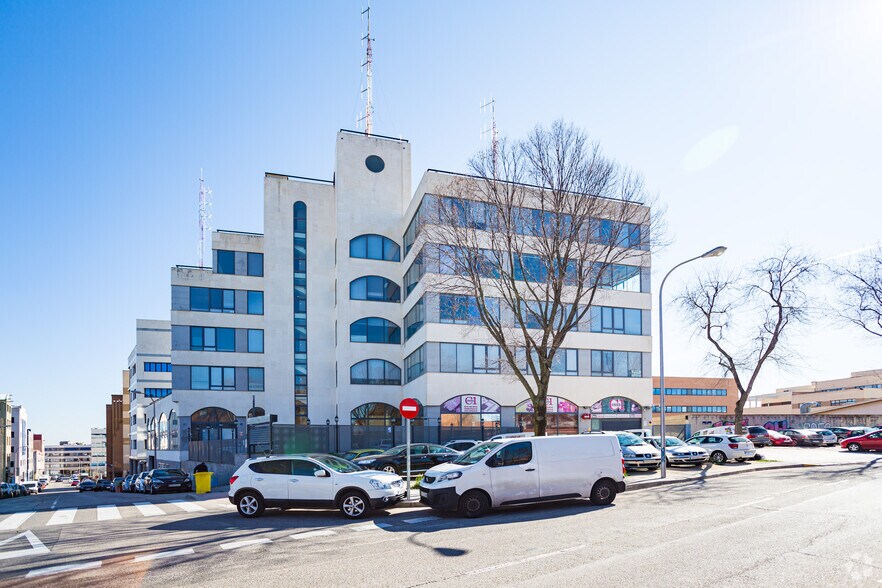 Calle Secoya, 29 B - 31, Madrid, Madrid à vendre - Photo principale - Image 1 de 2