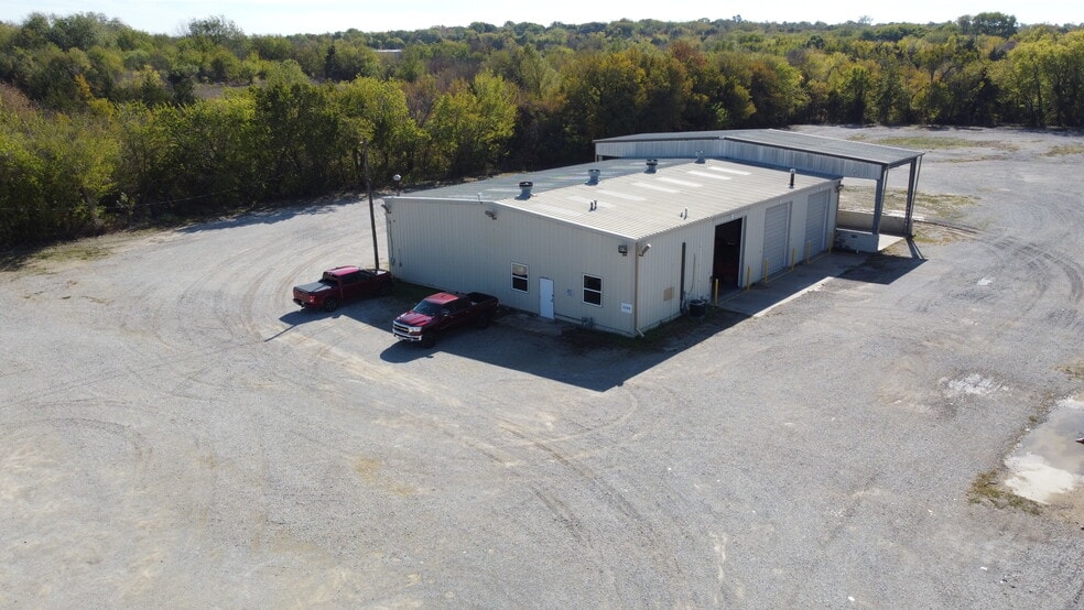2300 Texoma Dr, Denison, TX for lease - Building Photo - Image 2 of 14