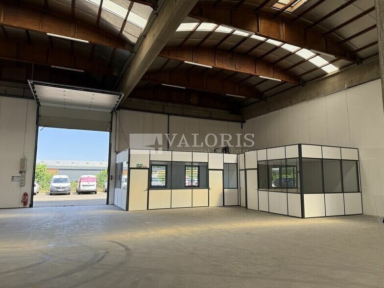 9 Rue Du Dauphiné, Saint-Priest for lease - Building Photo - Image 2 of 11