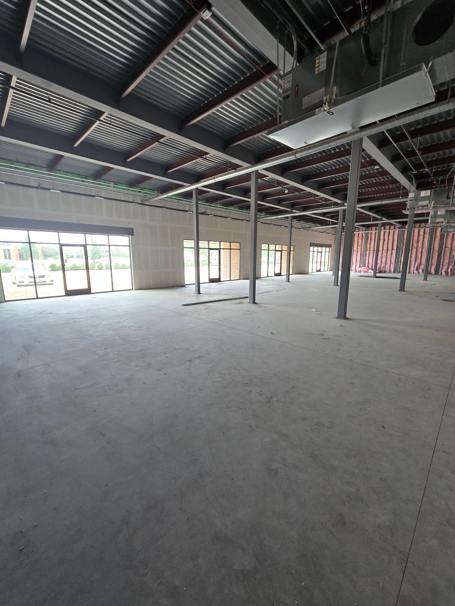 658 Interstate 30 Frontage Rd, Garland, TX for lease Interior Photo- Image 1 of 4