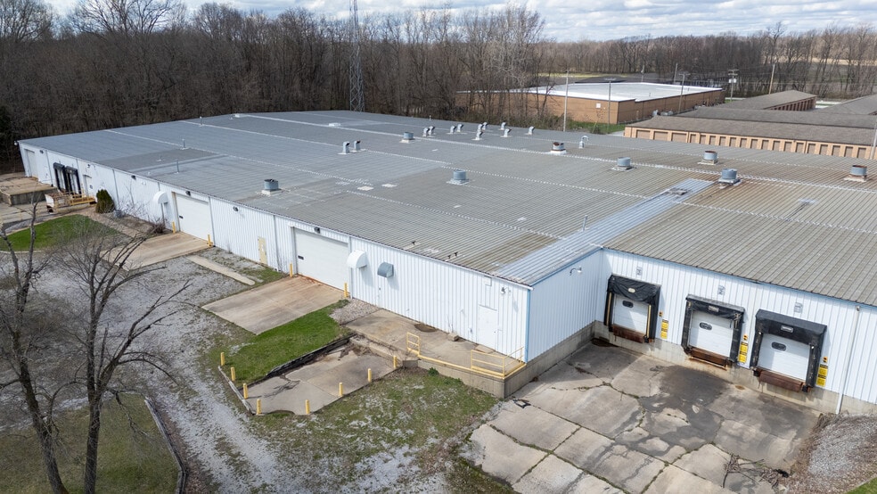 811 Commerce Dr, Kendallville, IN à vendre - Photo du bâtiment - Image 3 de 10