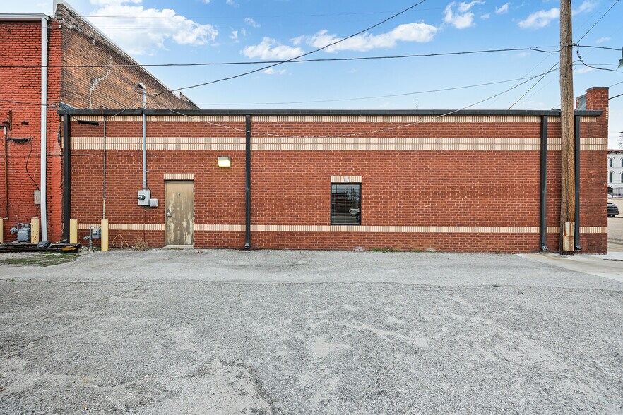 107 Shannon St, Jackson, TN à vendre - Photo du bâtiment - Image 2 de 13