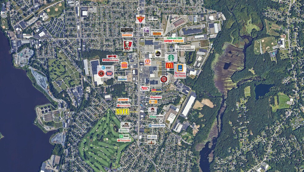 275 Newport Ave, Rumford, RI à vendre - Aérien - Image 2 de 7