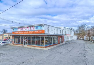 Plus de détails pour 1059 Ulster Ave, Kingston, NY - Vente au détail à vendre