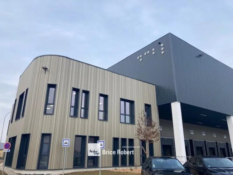 Industrial in Corbas for lease - Building Photo - Image 1 of 10