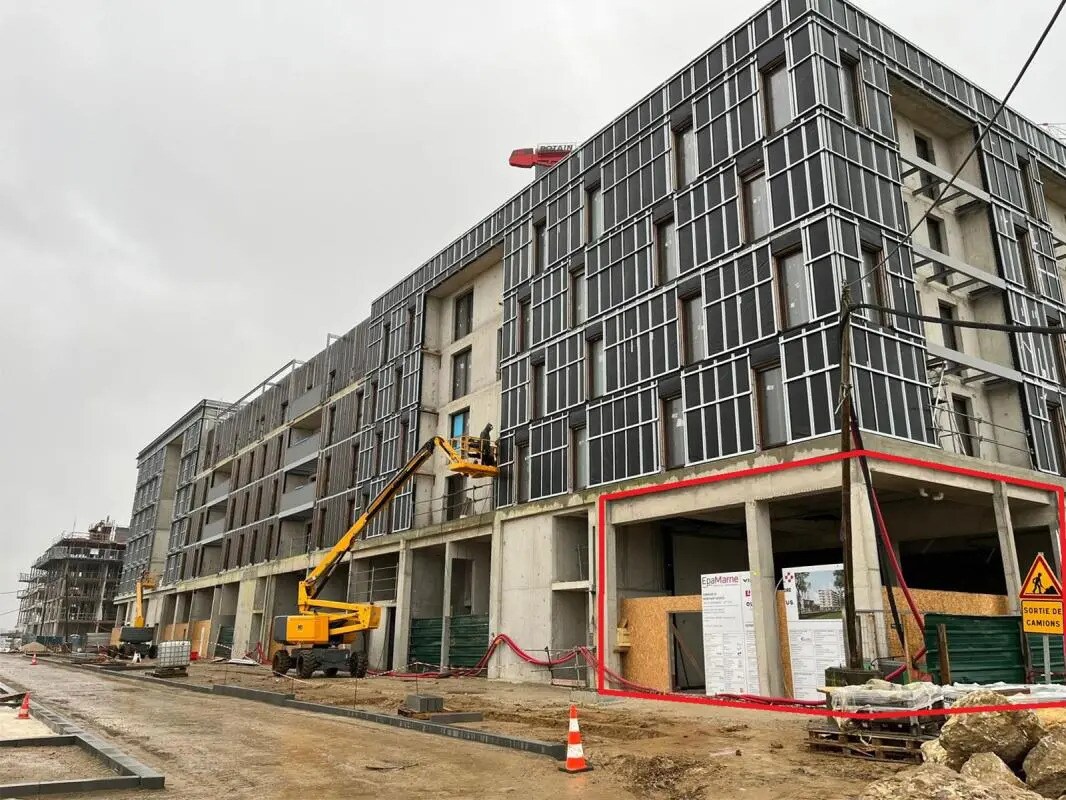 Commerce de détail dans Bussy-Saint-Georges à louer Photo de construction- Image 1 de 5