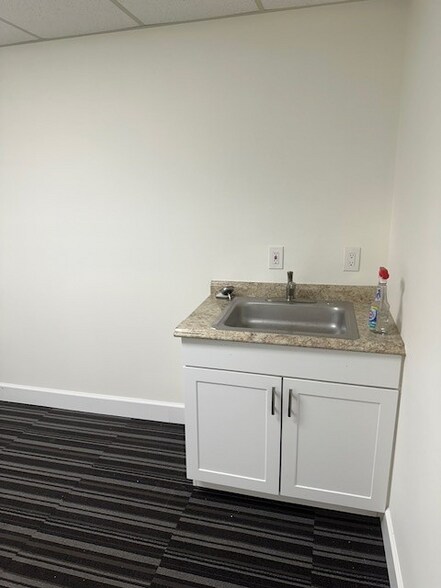 16115-16155 SW 117th Ave, Miami, FL à vendre - Photo du bâtiment - Image 3 de 14