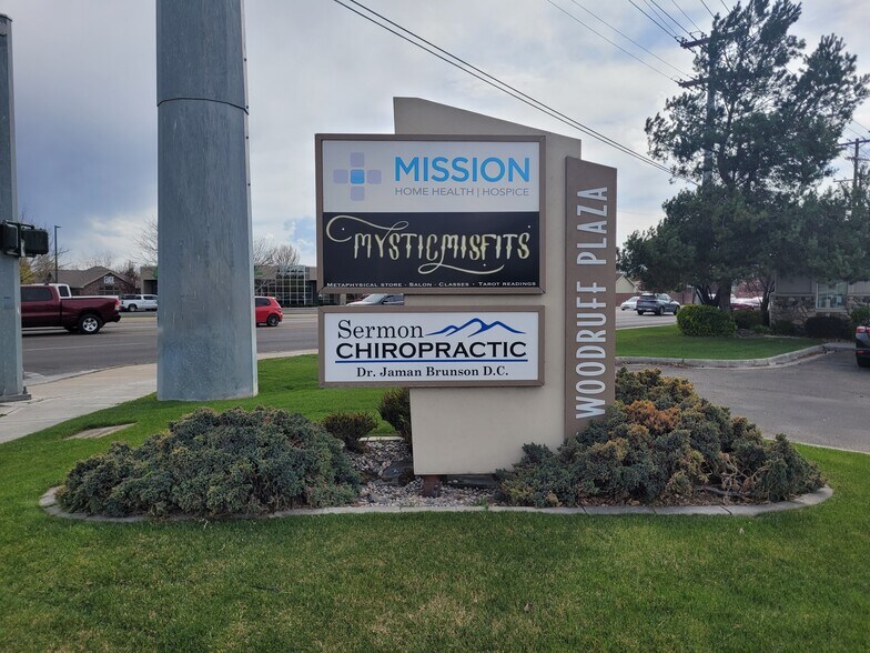 3240-3242 S Woodruff Ave, Idaho Falls, ID à louer - Photo du bâtiment - Image 2 de 16