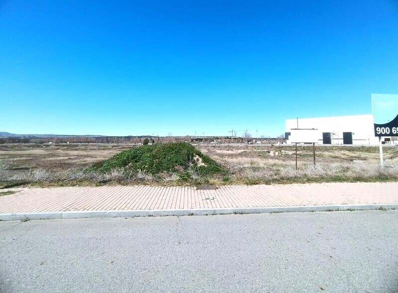 Calle Banderas de Castilla, Ávila, Ávila for sale - Primary Photo - Image 1 of 18