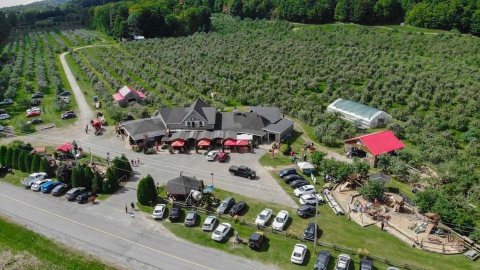 425 St Binette, Saint-joseph-du-lac, QC à vendre Photo du bâtiment- Image 1 de 1