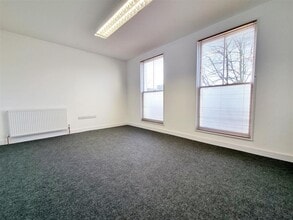 27-28 Windmill St, Gravesend for lease Interior Photo- Image 2 of 3