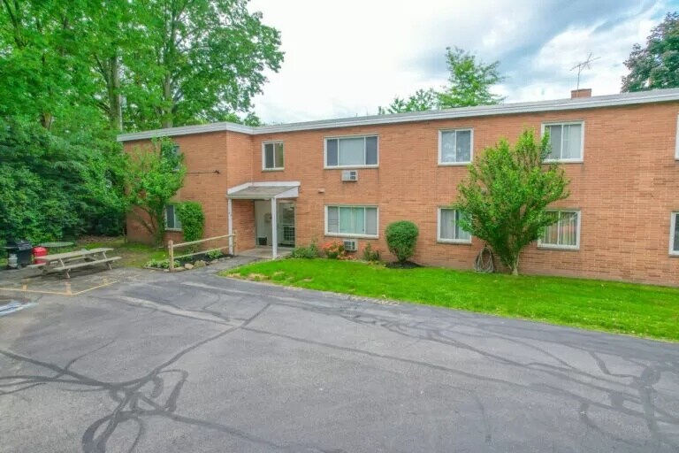 30600 Euclid Ave, Wickliffe, OH à vendre - Photo du bâtiment - Image 3 de 15