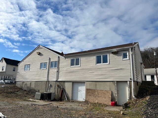 264 Orange Tpke, Sloatsburg, NY à vendre - Photo du bâtiment - Image 2 de 7