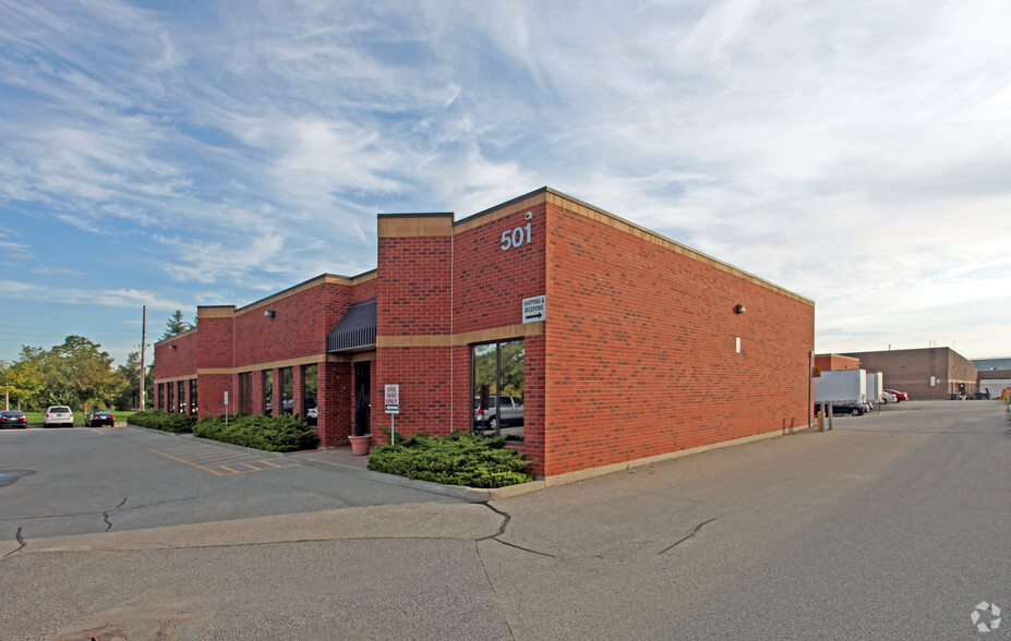 501 Clements Rd W, Ajax, ON for lease - Building Photo - Image 2 of 3