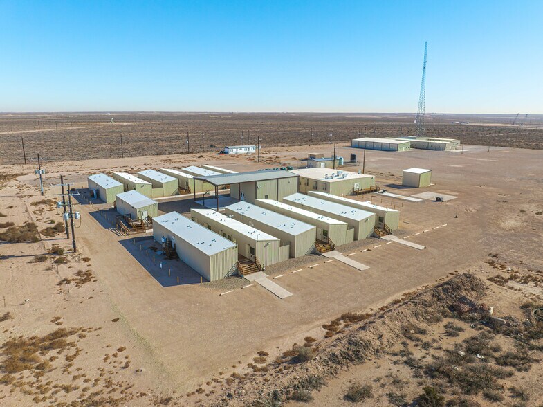 906 S Highway 285, Pecos, TX à vendre - Photo du bâtiment - Image 3 de 75