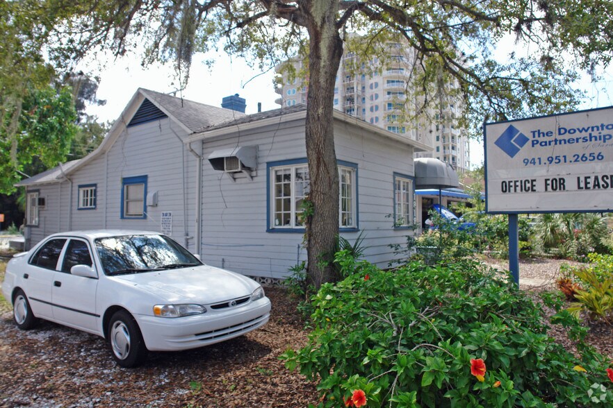 1818 Main St, Sarasota, FL à vendre - Photo du bâtiment - Image 3 de 4