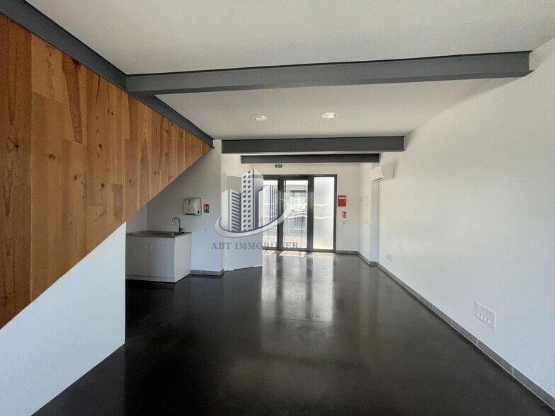 Office in Brignoles for lease - Interior Photo - Image 3 of 5
