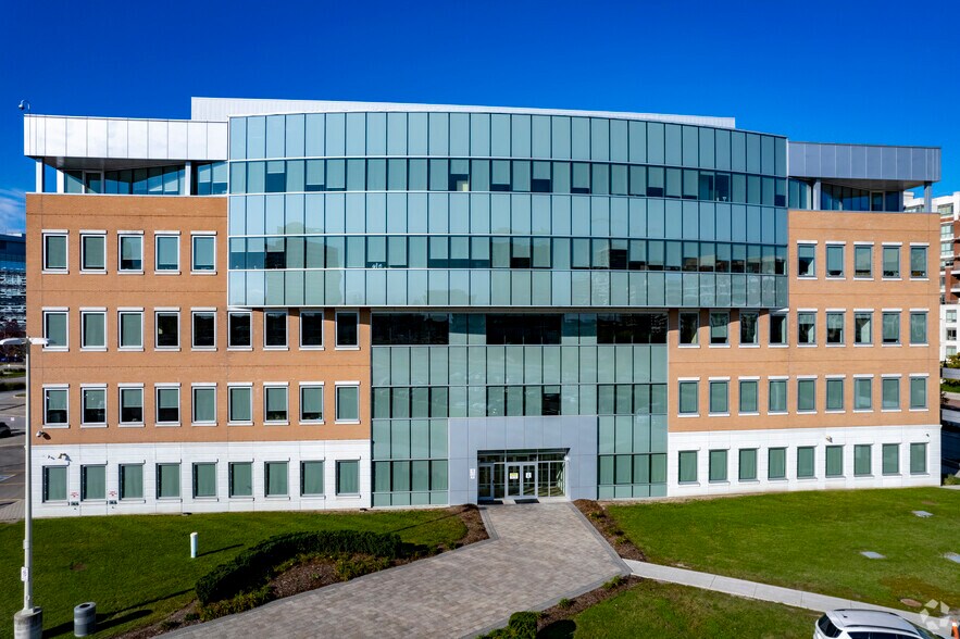 85 Enterprise Blvd, Markham, ON à louer - Photo du bâtiment - Image 3 de 7