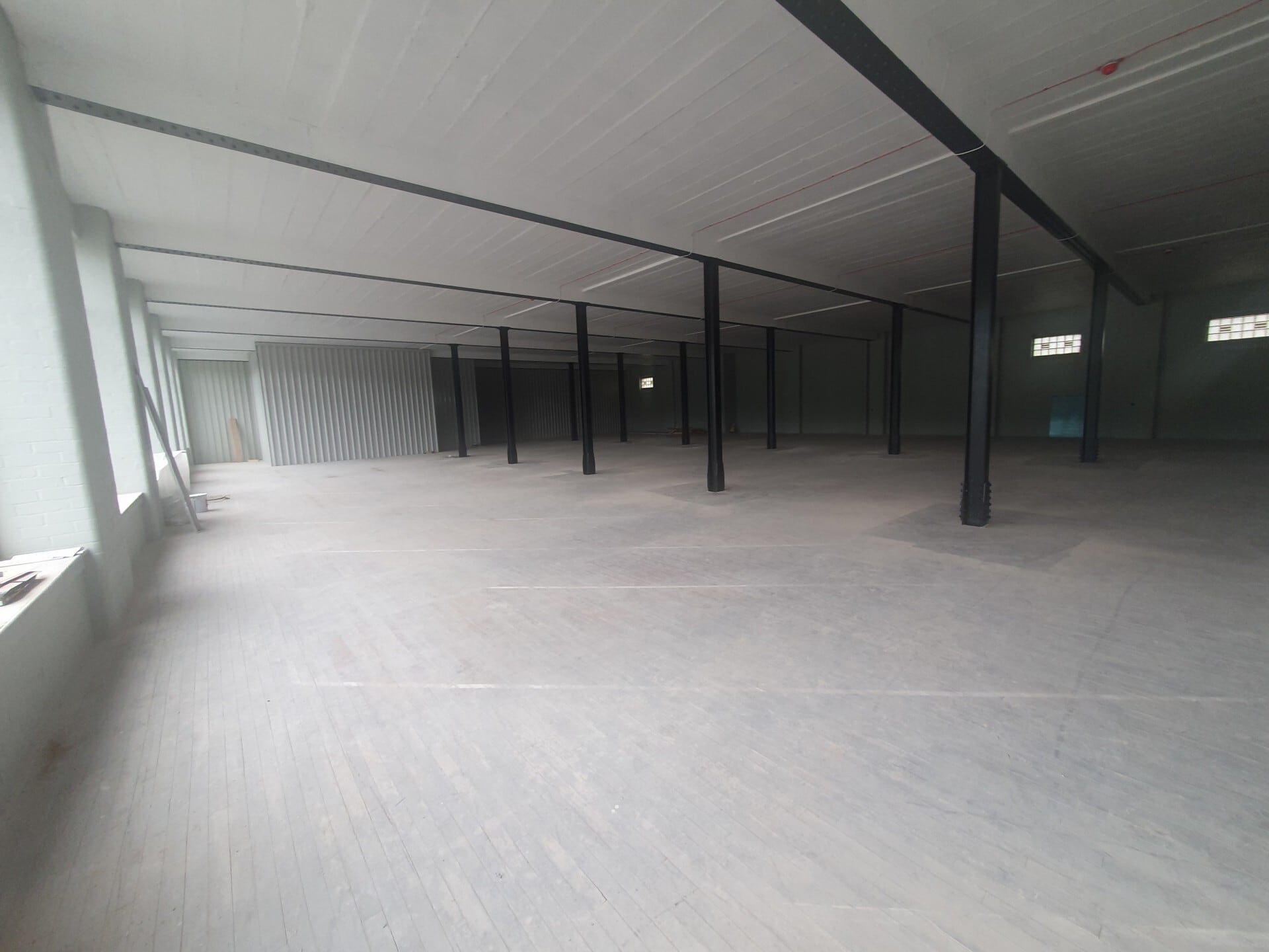 1-10 Tanyard Rd, Huddersfield for lease Interior Photo- Image 1 of 4