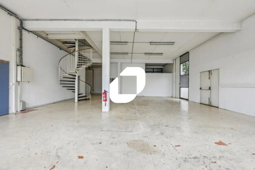 Office in Lognes for lease - Interior Photo - Image 2 of 14