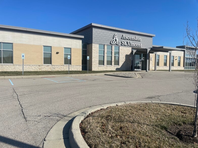 1300 Innovation Pkwy, Greenwood, IN à louer - Photo du bâtiment - Image 2 de 8